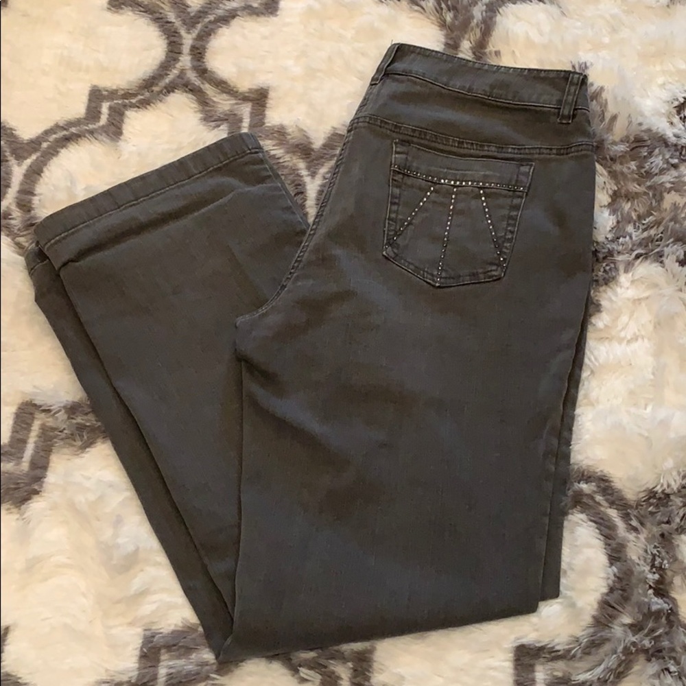 Adorable Jones New York grey jeans 👖 bling! - Picture 2 of 6